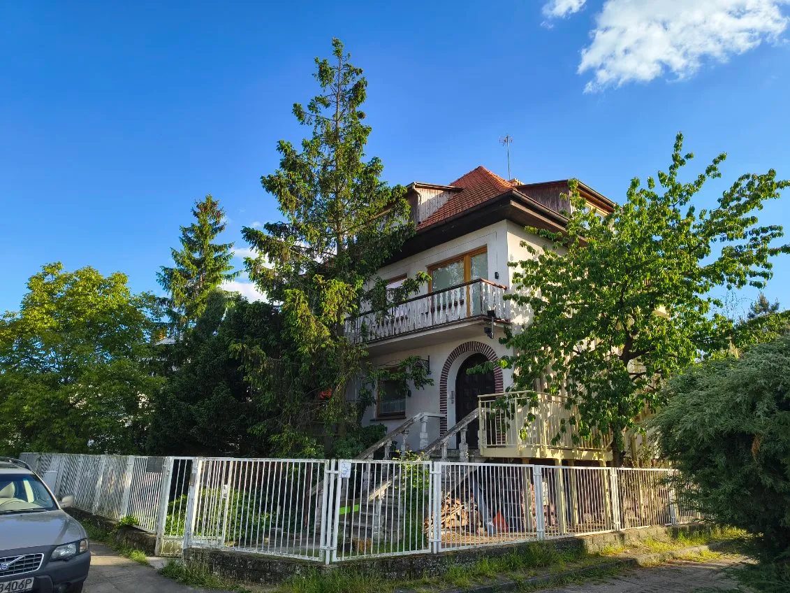 Dom z ogrodem przy ulicy Winogronowej 15 w Szczecinie, w którym mieści się gabinet